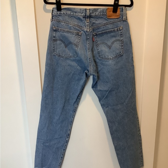 Levi's Light Blue Distressed Ankle Jeans - Picture 5 of 6